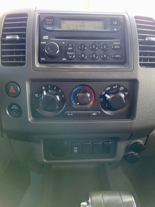 2007 Nissan Frontier 2nd Gen - Image 11 of 17
