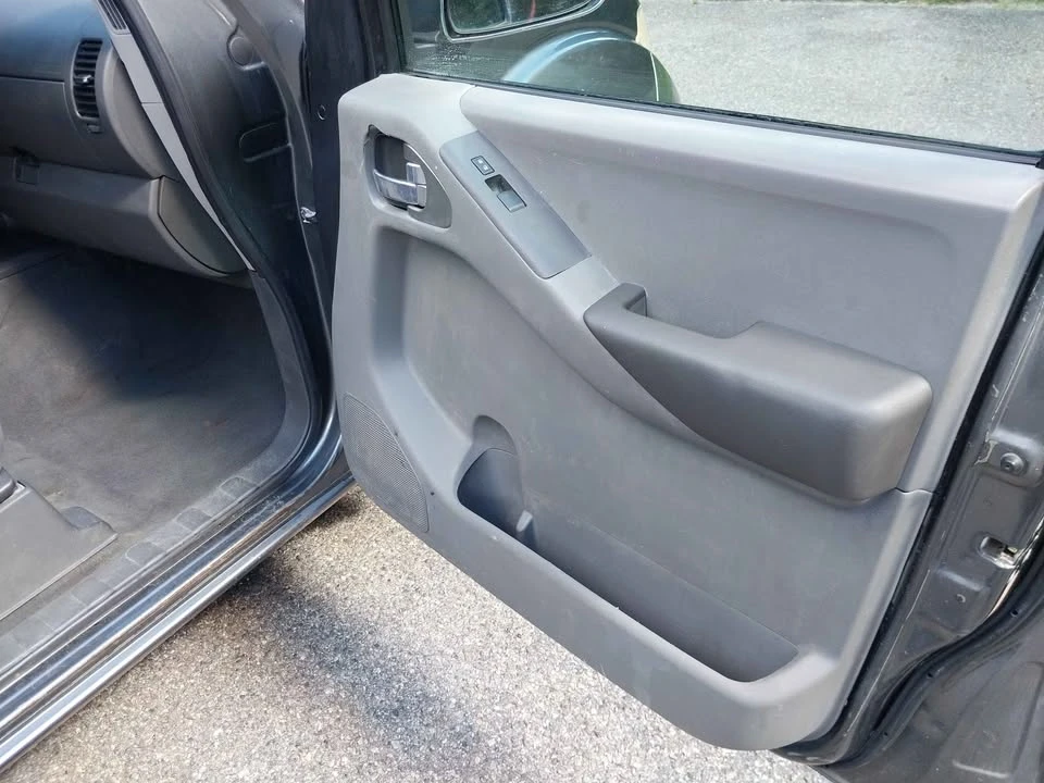 2007 Nissan Frontier 2nd Gen - Image 14 of 16