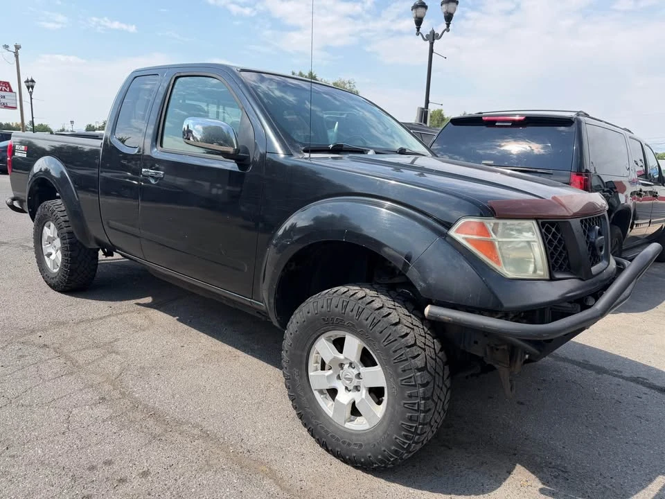 2007 Nissan Frontier 2nd Gen - Image 2 of 6