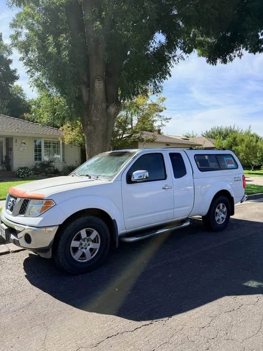 2007 Nissan Frontier 2nd Gen - Image 2 of 8