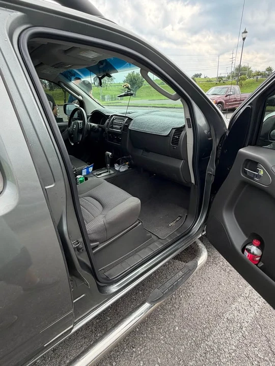 2007 Nissan Frontier 2nd Gen - Image 9 of 11