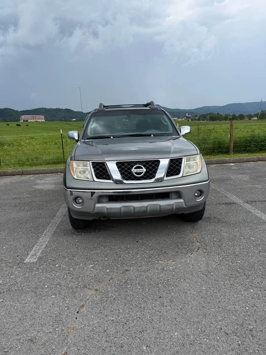 2007 Nissan Frontier 2nd Gen - Image 3 of 11