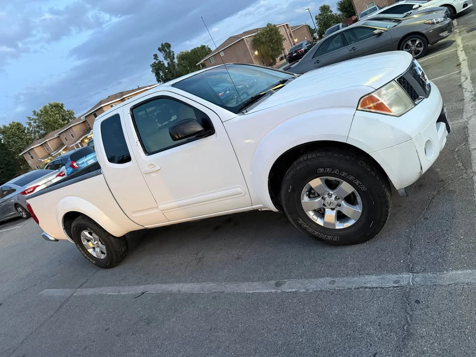 2007 Nissan Frontier 2nd Gen - Image 2 of 2