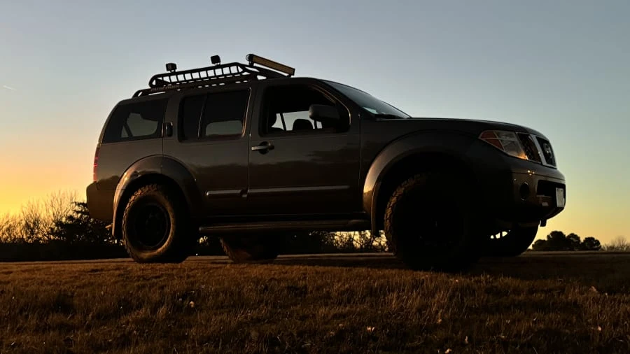 2007 Nissan Pathfinder 3rd Gen - Image 2 of 3