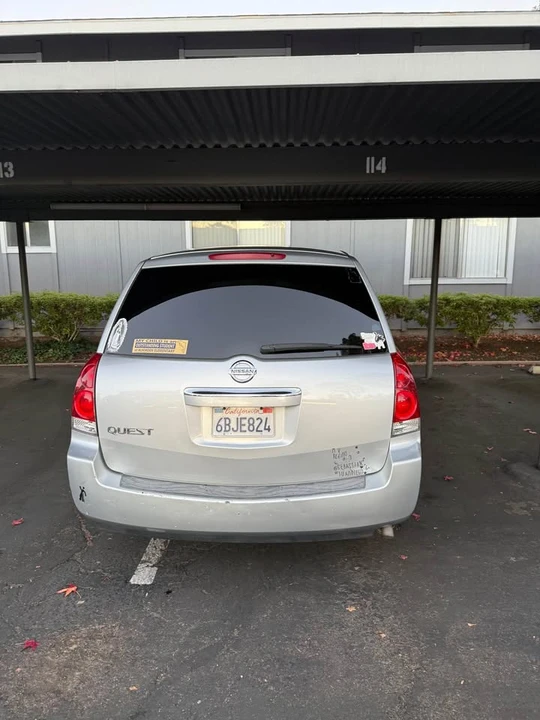 2007 Nissan Quest - Image 2 of 5