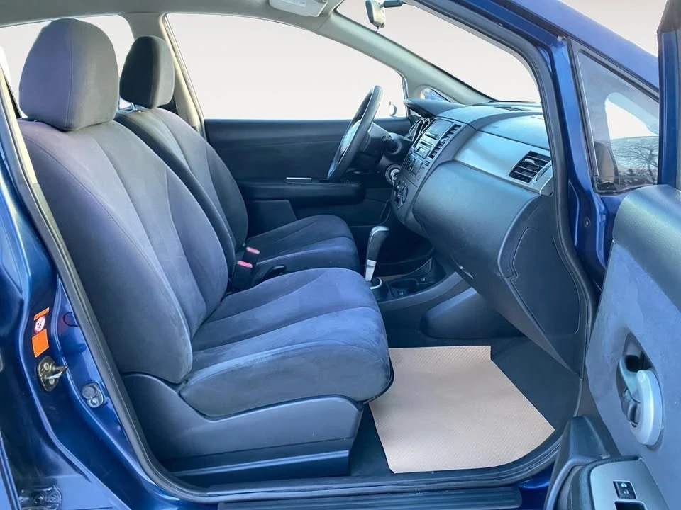 2007 Nissan Versa - Image 10 of 17