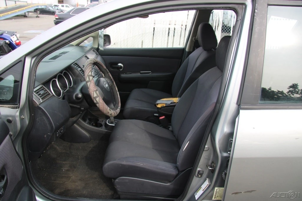 2007 Nissan Versa - Image 12 of 21