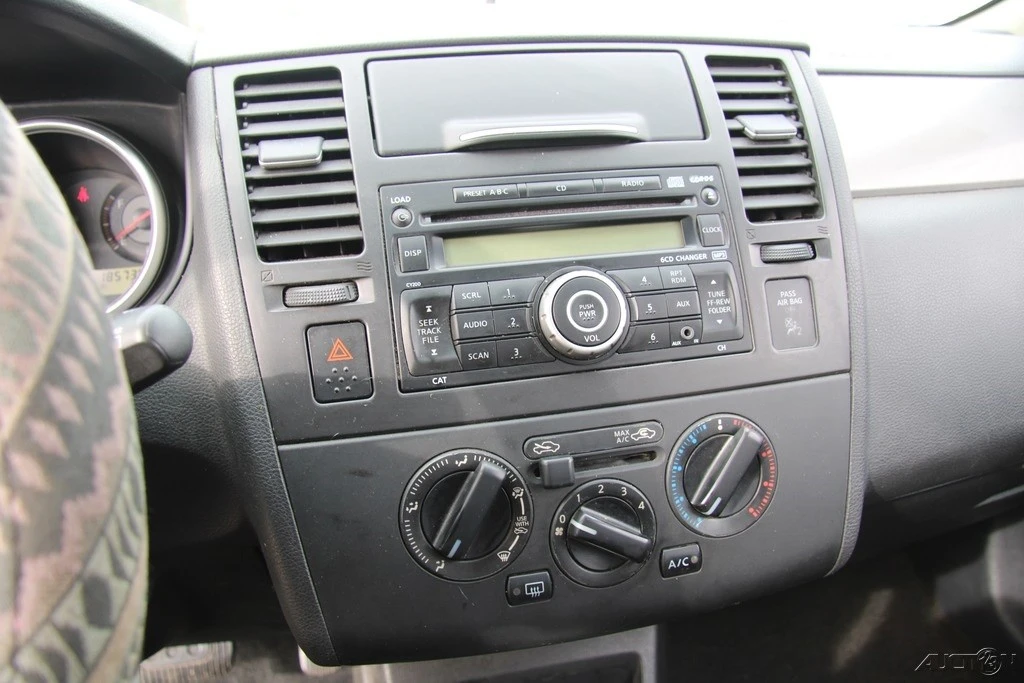2007 Nissan Versa - Image 17 of 21