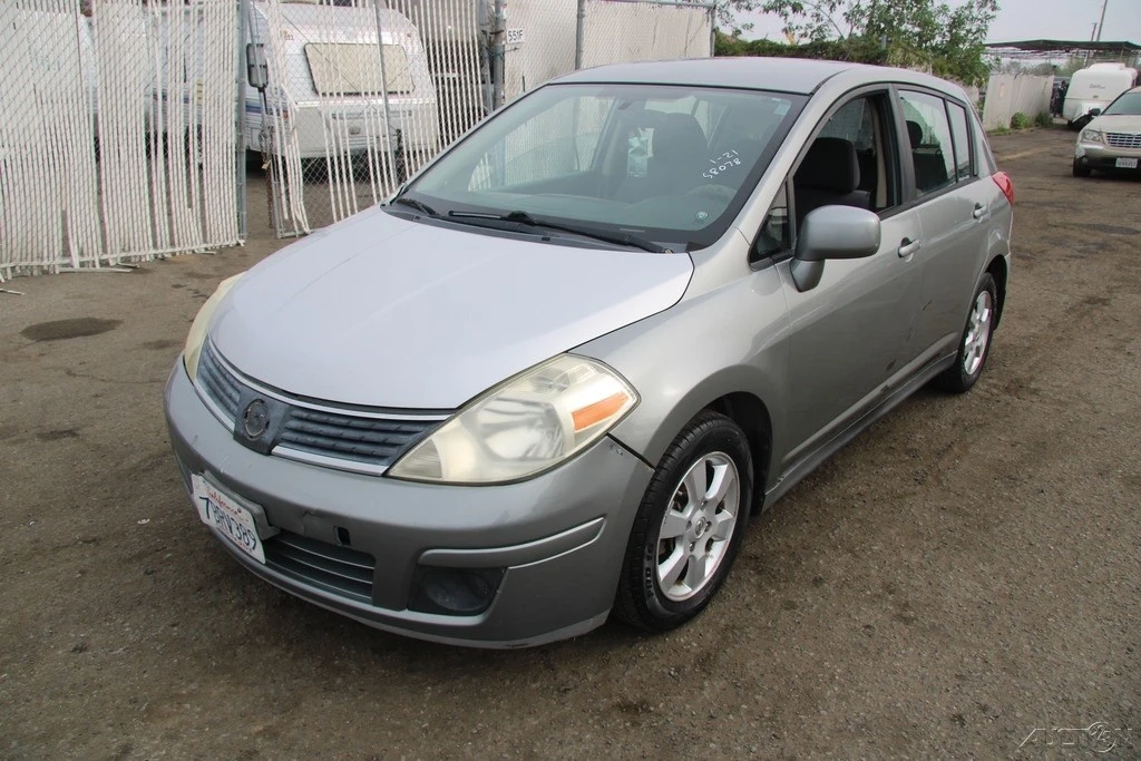2007 Nissan Versa - Image 2 of 21