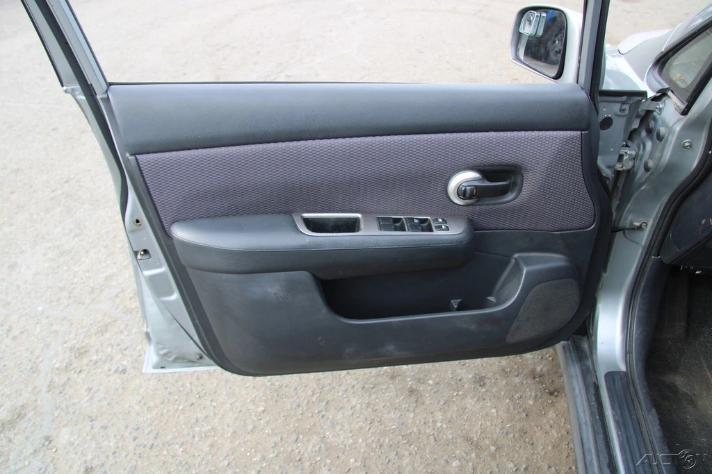 2007 Nissan Versa - Image 11 of 21