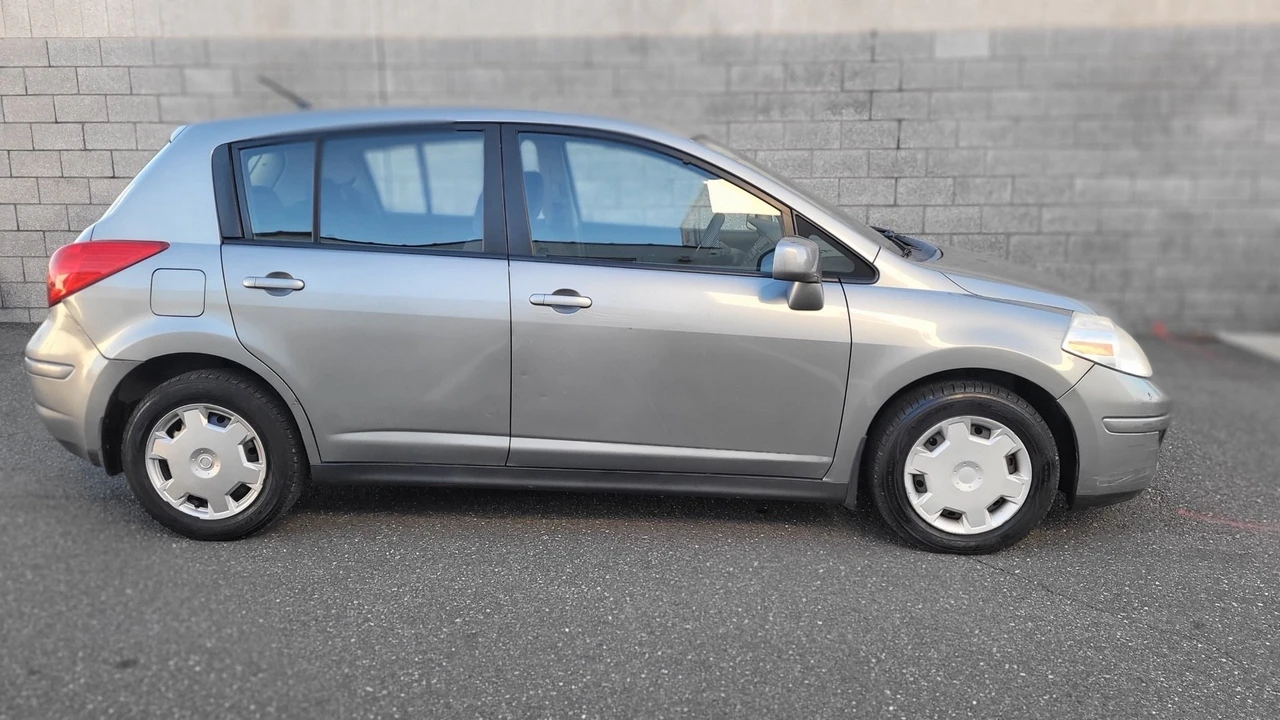 2007 Nissan Versa - Image 3 of 12