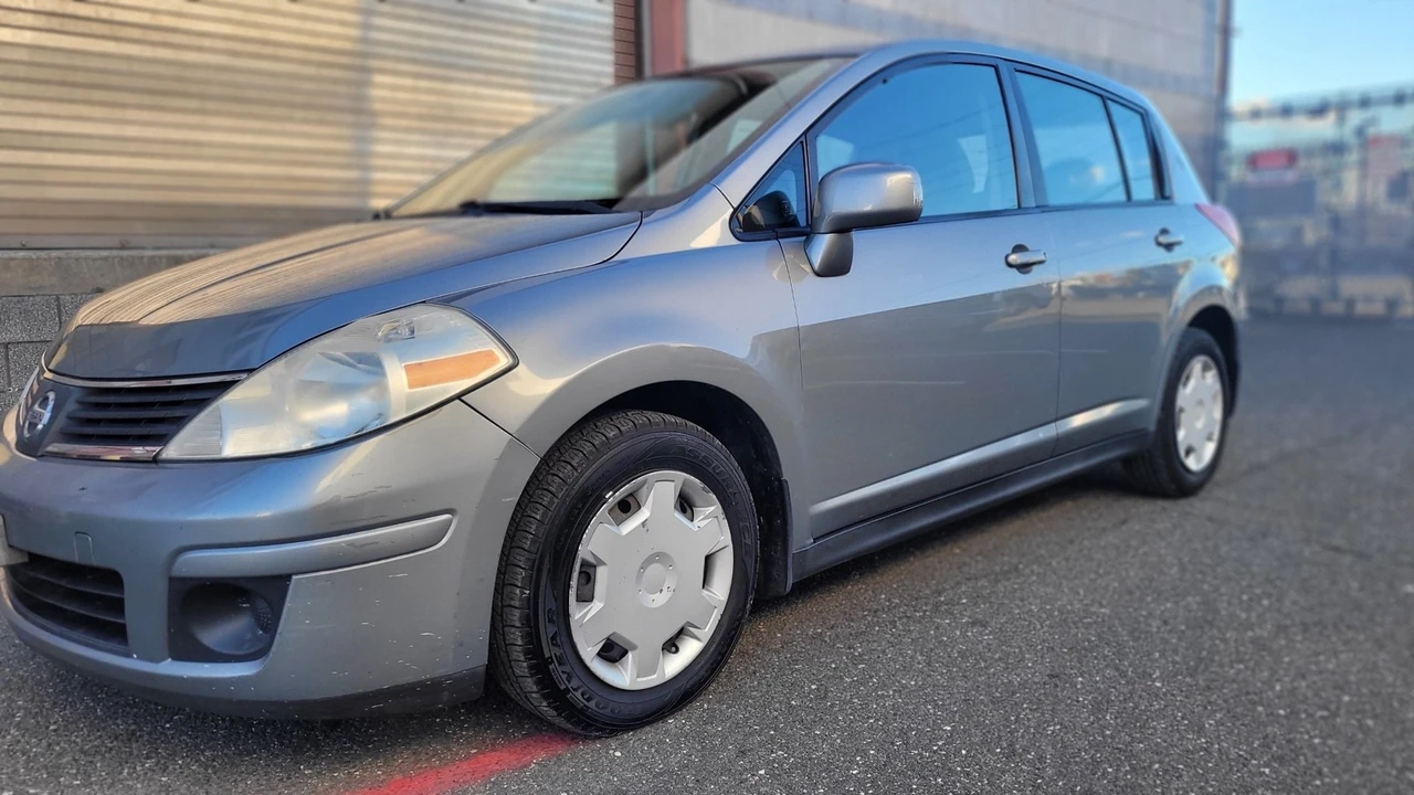 2007 Nissan Versa - Image 4 of 12