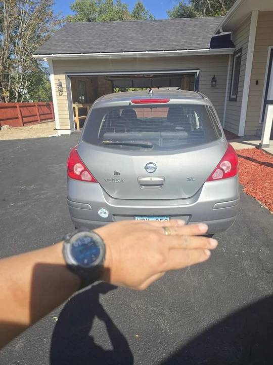 2007 Nissan Versa - Image 3 of 11