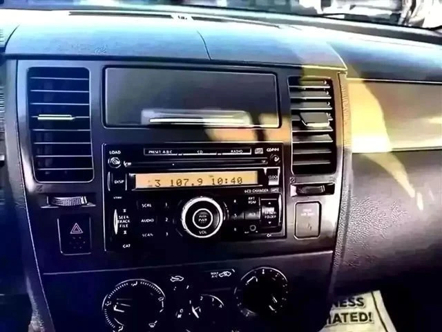 2007 Nissan Versa - Image 12 of 17