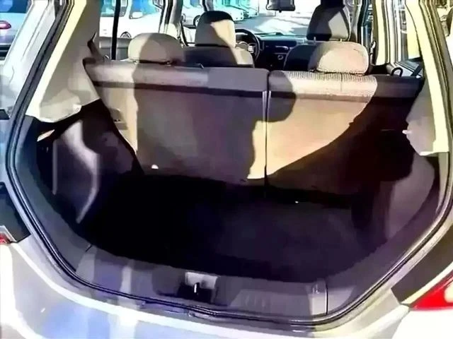 2007 Nissan Versa - Image 17 of 17