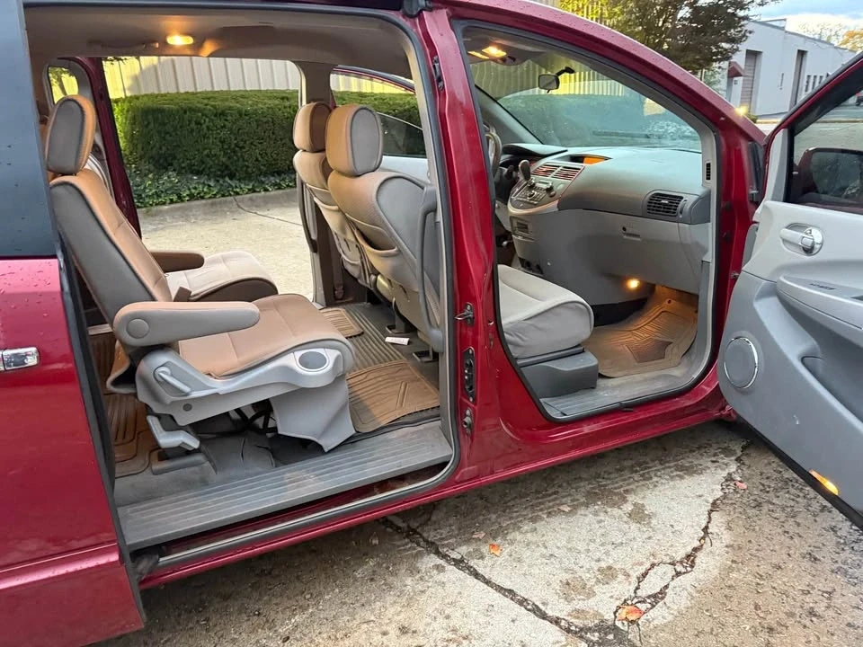 2007 Nissan Quest - Image 6 of 9