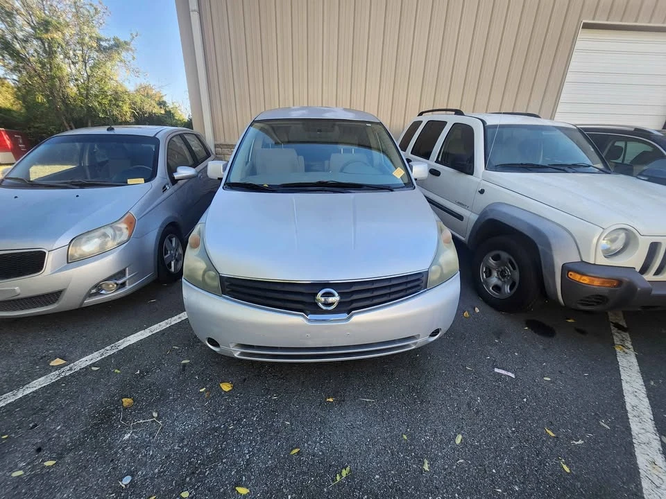 2007 Nissan Quest - Image 2 of 3