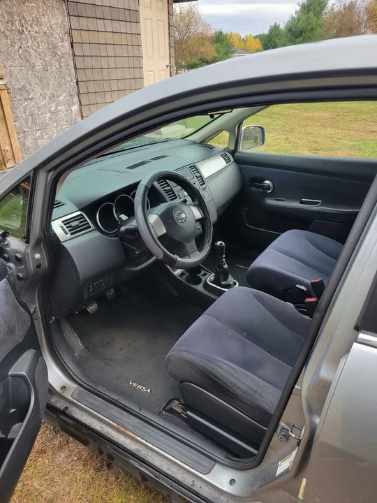 2007 Nissan Versa - Image 6 of 10