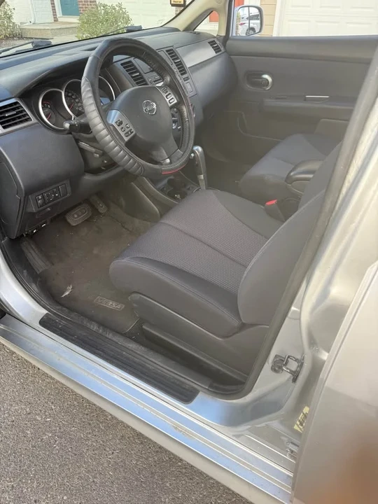 2007 Nissan Versa - Image 8 of 9