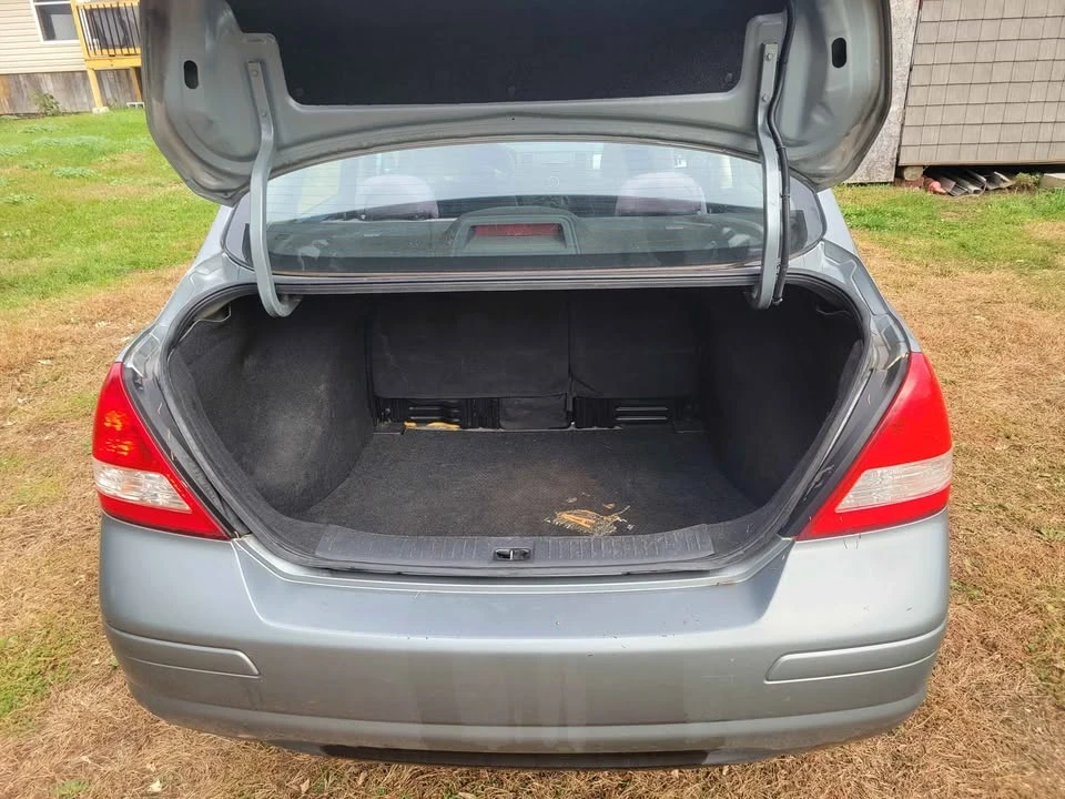 2007 Nissan Versa - Image 9 of 10
