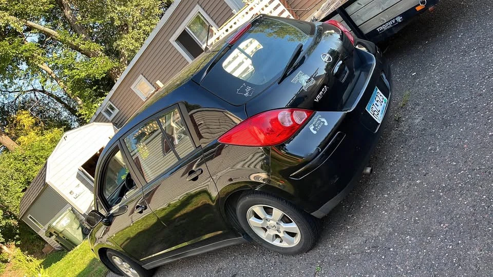 2007 Nissan Versa - Image 2 of 9