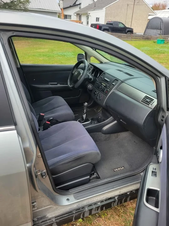 2007 Nissan Versa - Image 7 of 10
