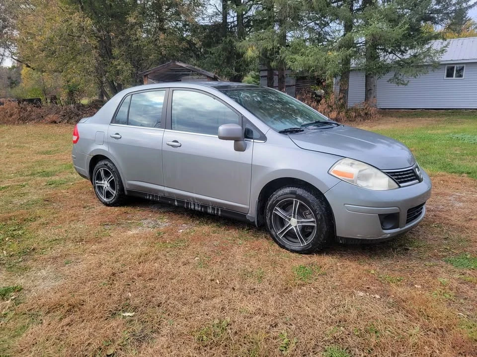 2007 Nissan Versa - Image 2 of 10