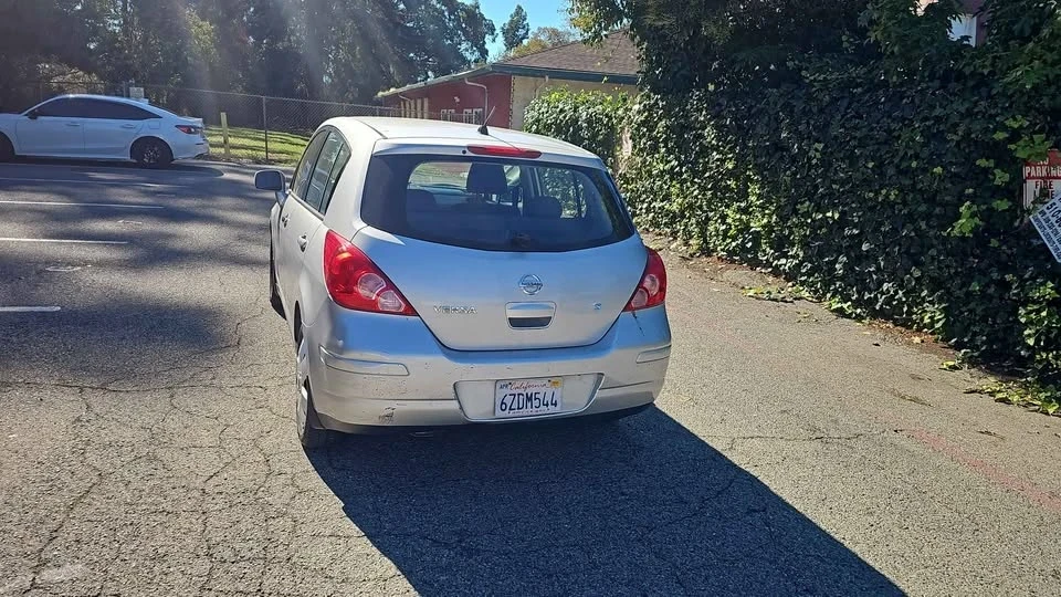 2007 Nissan Versa - Image 2 of 2