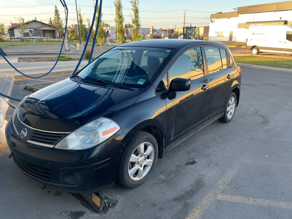 2007 Nissan Versa - Image 2 of 10