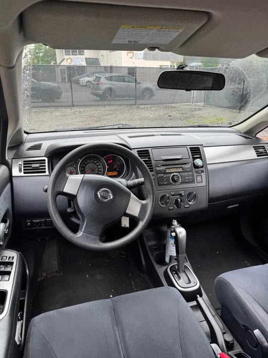 2007 Nissan Versa - Image 7 of 9