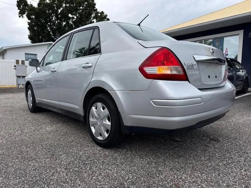 2007 Nissan Versa - Image 11 of 20
