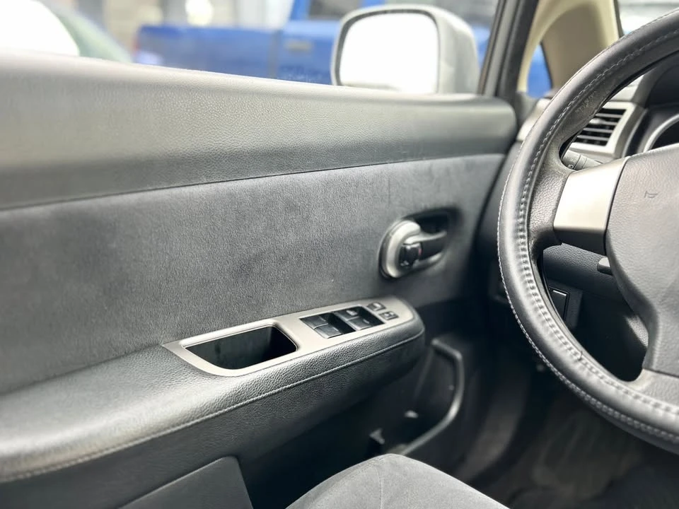2007 Nissan Versa - Image 11 of 18