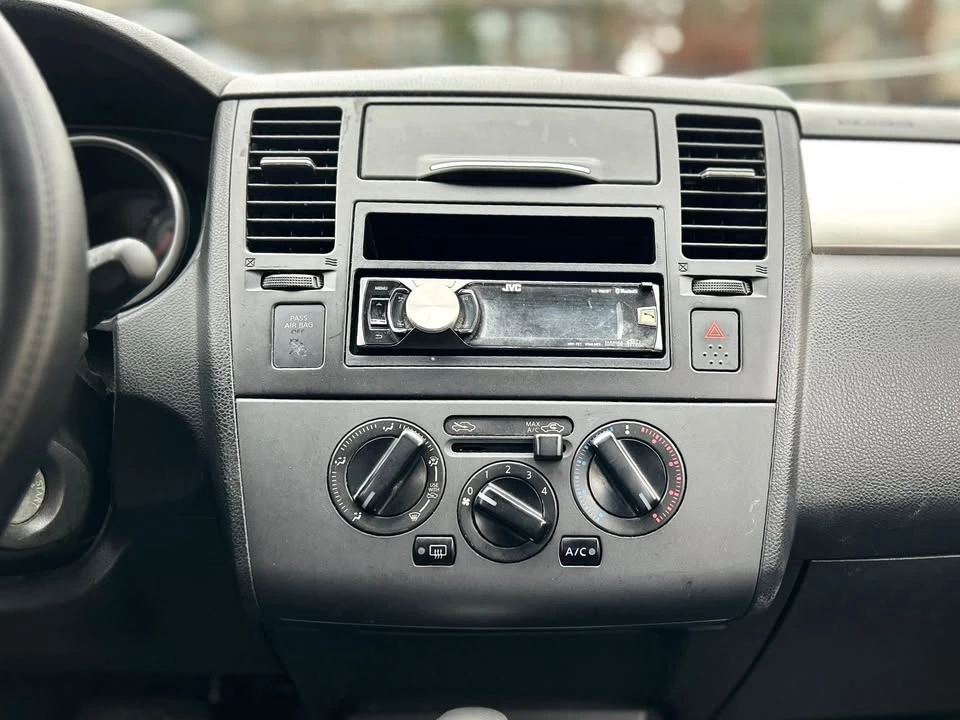 2007 Nissan Versa - Image 9 of 18