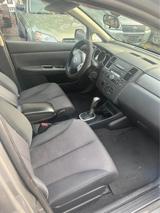 2007 Nissan Versa - Image 4 of 6