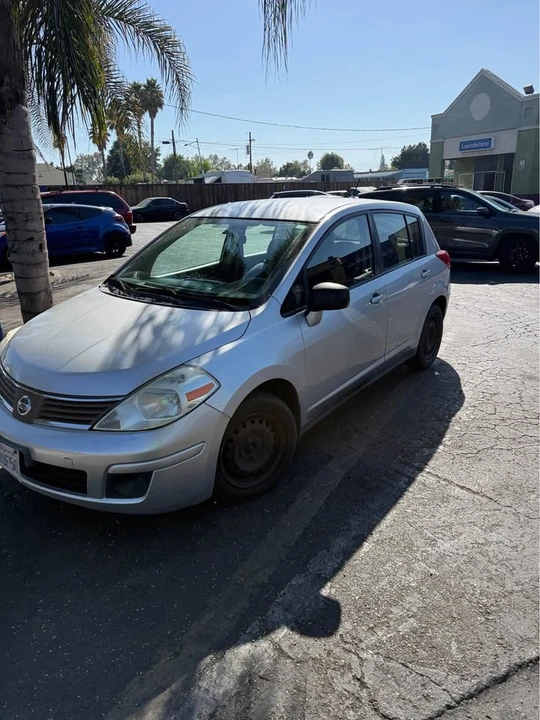 2007 Nissan Versa - Image 2 of 2