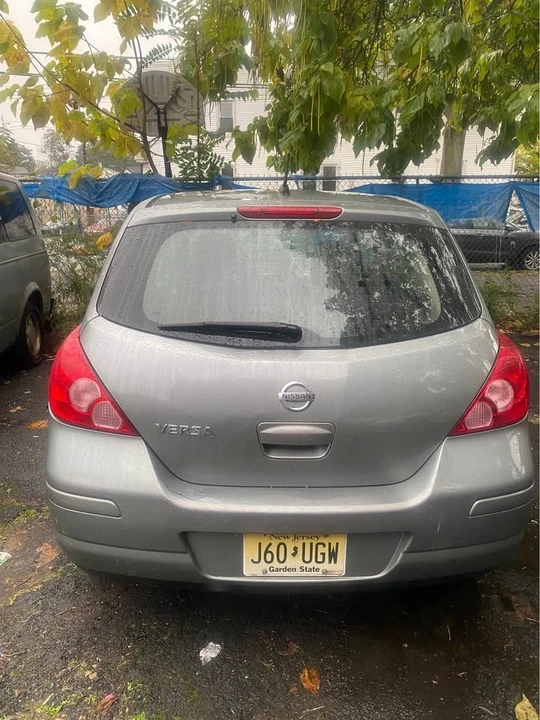 2007 Nissan Versa - Image 2 of 5