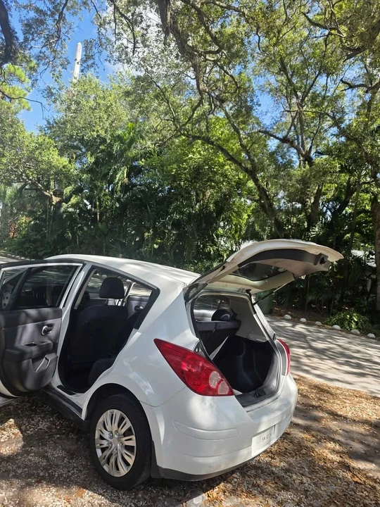 2007 Nissan Versa - Image 2 of 12