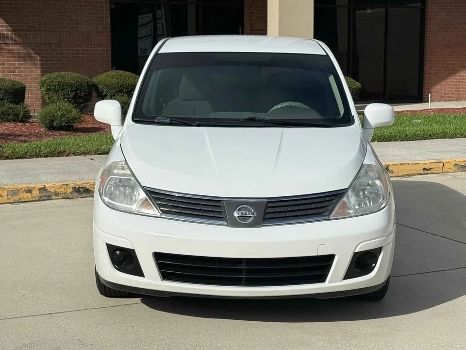 2007 Nissan Versa - Image 2 of 19