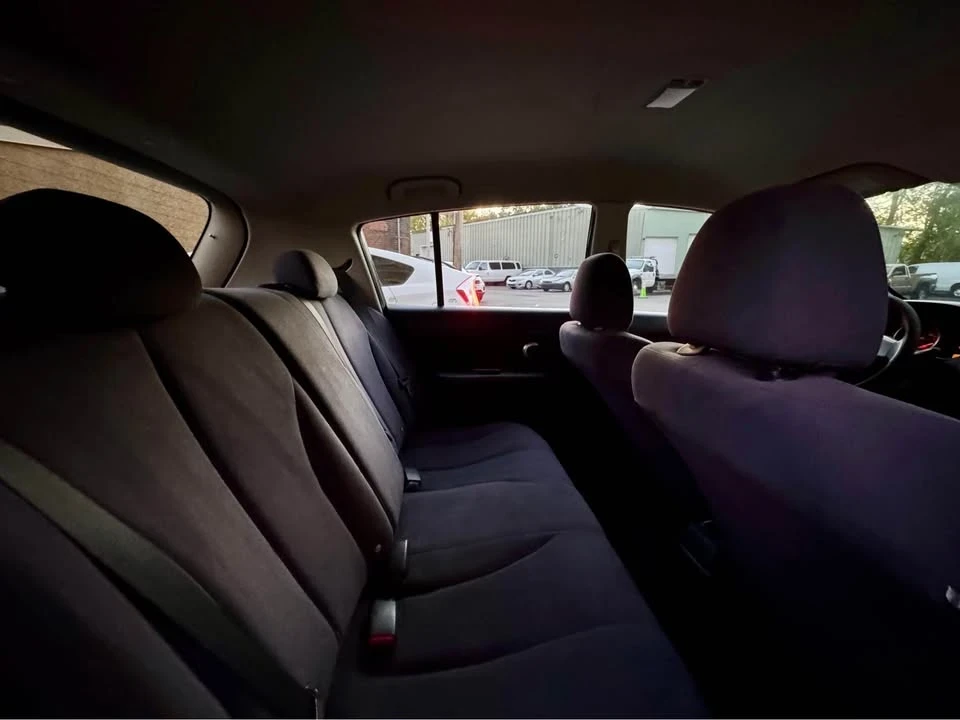 2007 Nissan Versa - Image 8 of 16