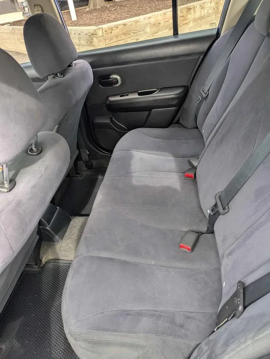 2007 Nissan Versa - Image 9 of 10