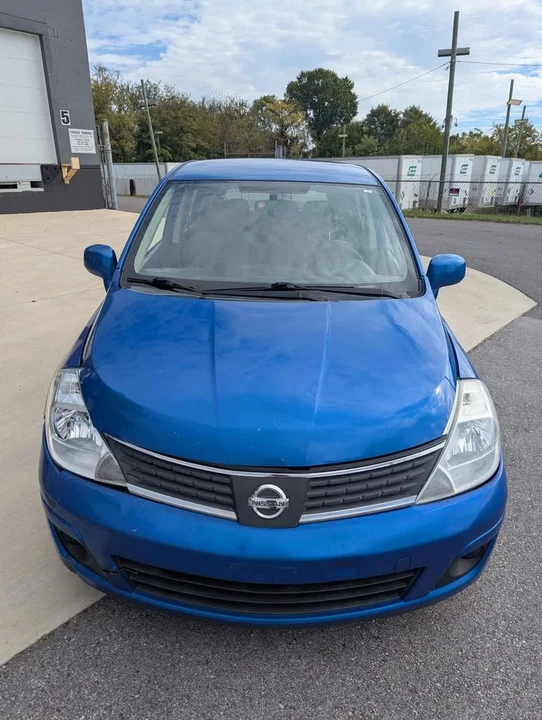 2007 Nissan Versa - Image 2 of 10