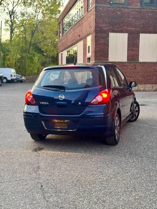 2007 Nissan Versa - Image 2 of 16