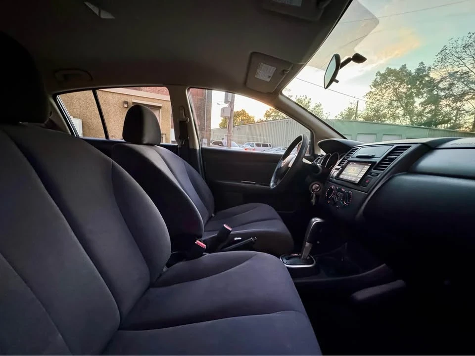 2007 Nissan Versa - Image 7 of 16