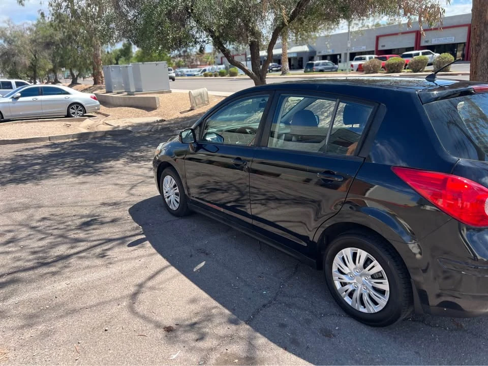2007 Nissan Versa - Image 4 of 11
