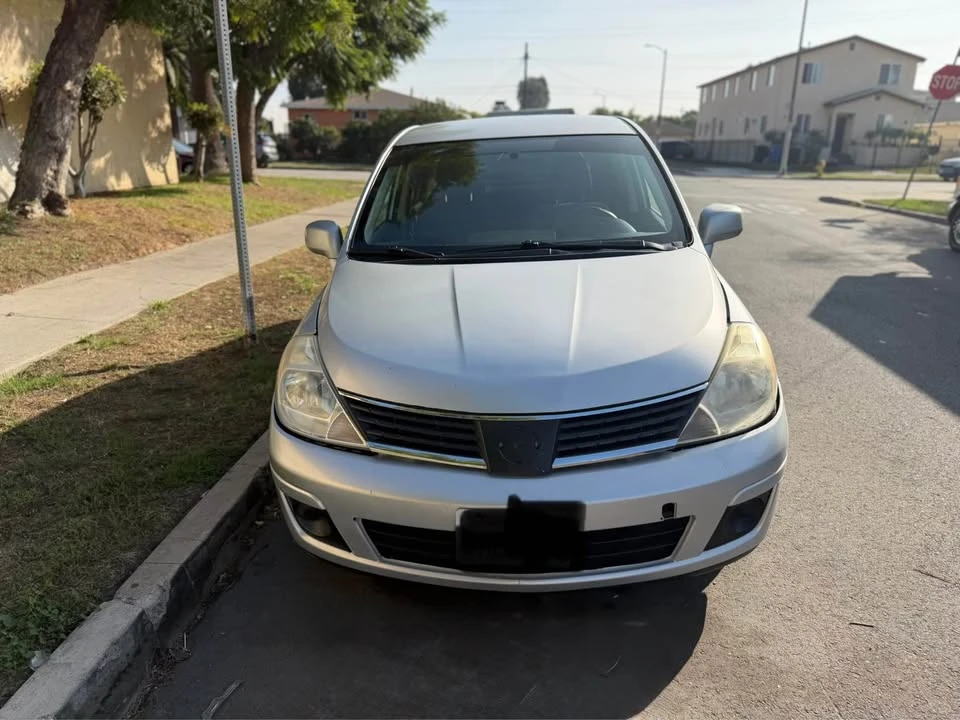 2007 Nissan Versa - Image 2 of 10