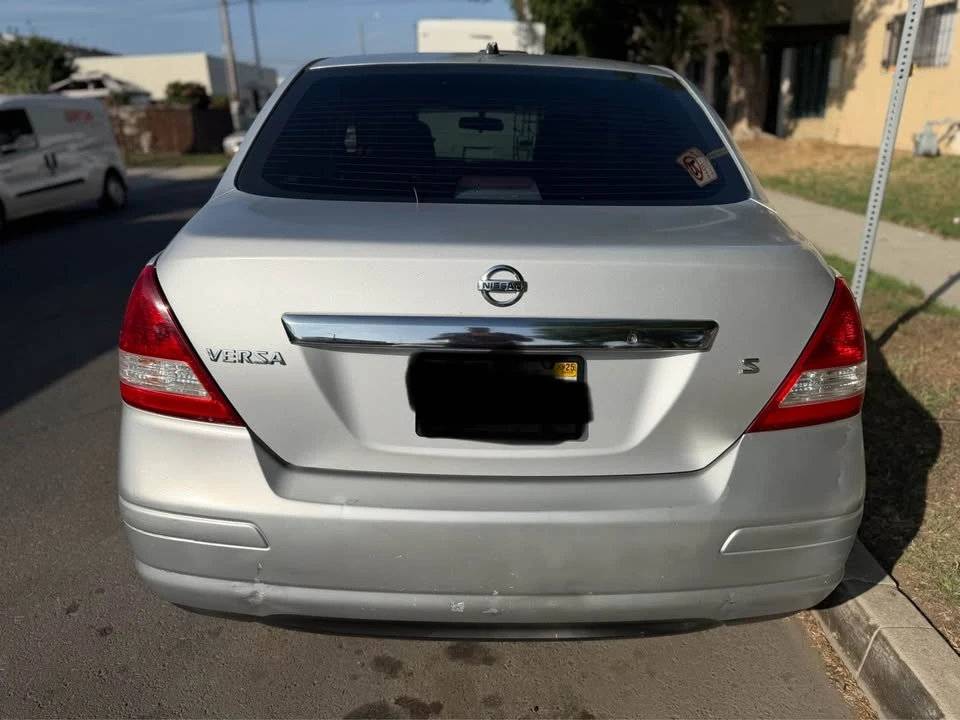 2007 Nissan Versa - Image 3 of 10