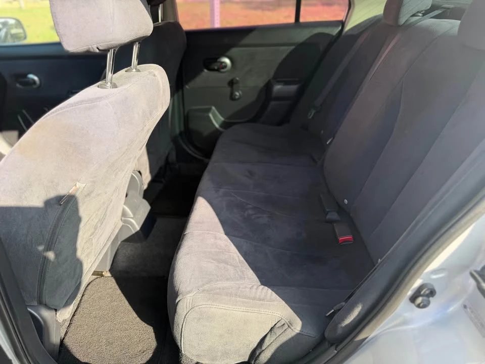 2007 Nissan Versa - Image 9 of 10