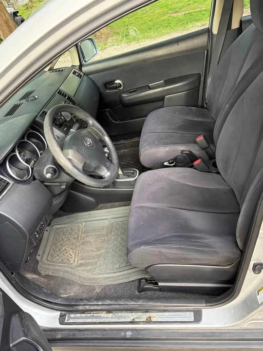 2007 Nissan Versa - Image 5 of 6