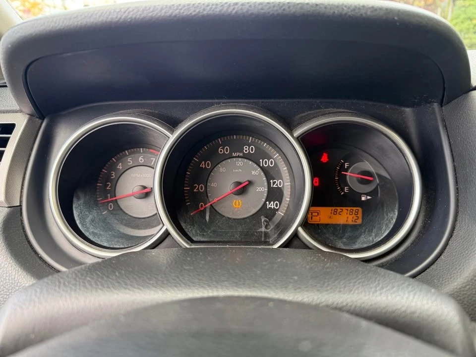 2007 Nissan Versa - Image 4 of 19