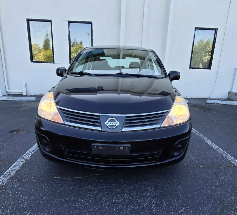 2007 Nissan Versa - Image 2 of 10